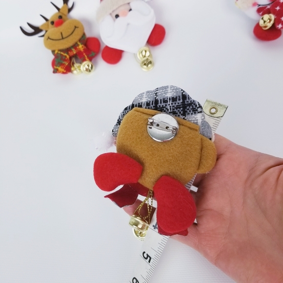 Snowman LED Christmas Pin Brooch With Bells - Picture 6 of 8